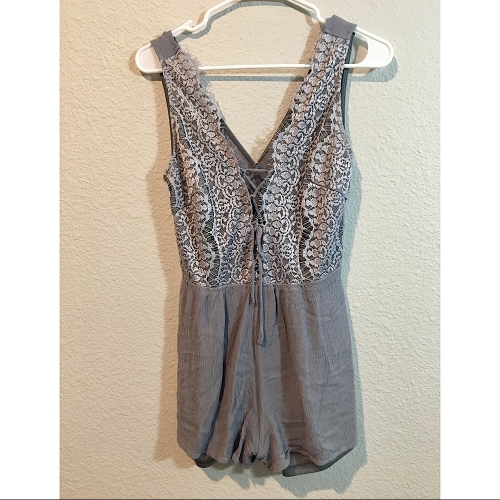 Lace up Lacey Gray Romper💛